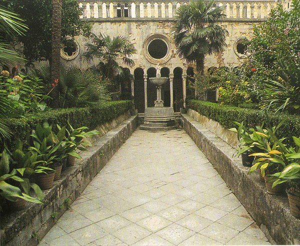 066- дворик францисканского монастыря